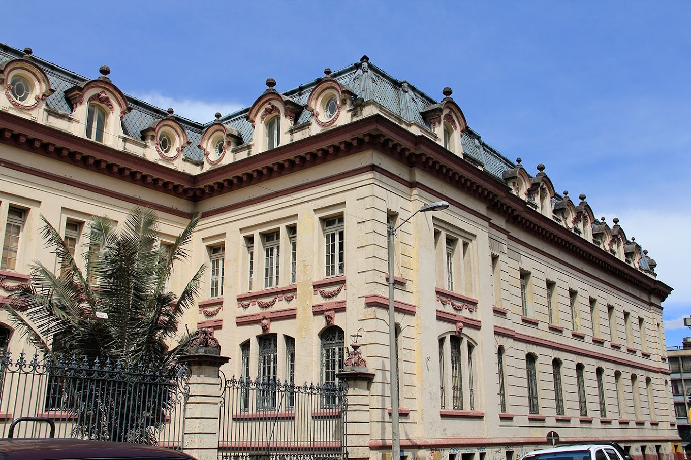 Imagen decorativa: <span>Misión y Visión</span>
